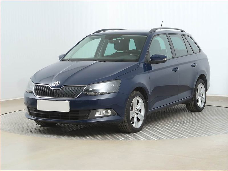 Škoda Fabia (2016) 1.2 TSI, Automat, Tempomat - fotka 2 z 17