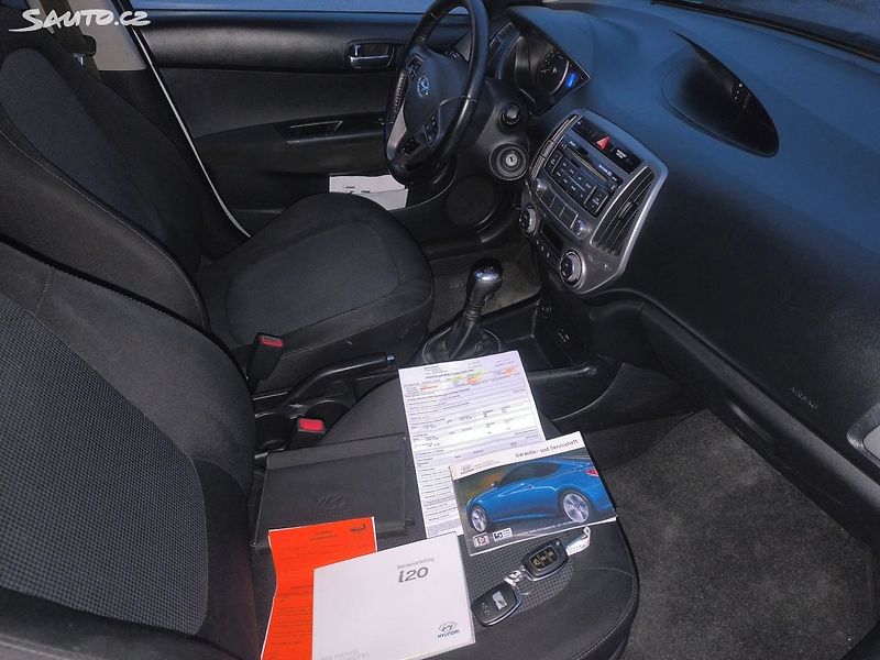 Hyundai i20 1,4,MAX VÝBAVA,100KM,1MAJ50LET - fotka 9 z 28