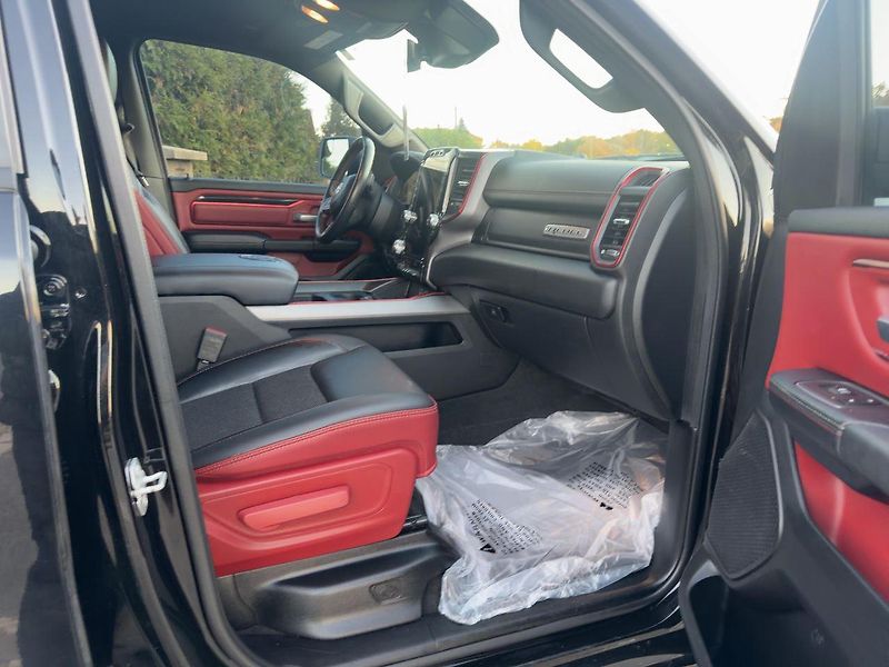 Dodge RAM (2022) 1500 Rebel 3,0 EcoDiesel 2022 - fotka 9 z 19
