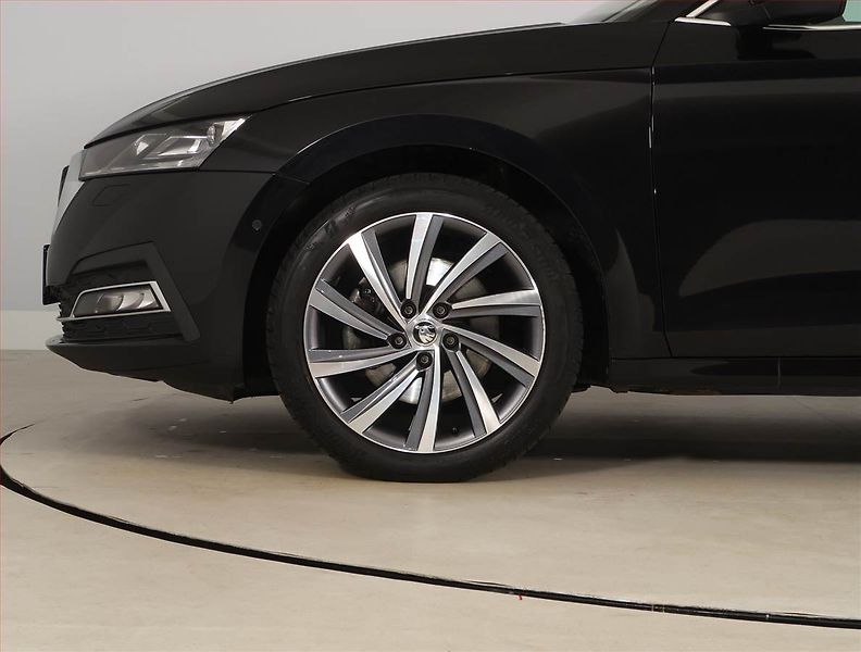 Škoda Octavia (2022) Style Plus 2.0 TSI, DSG,4x4 - fotka 15 z 21