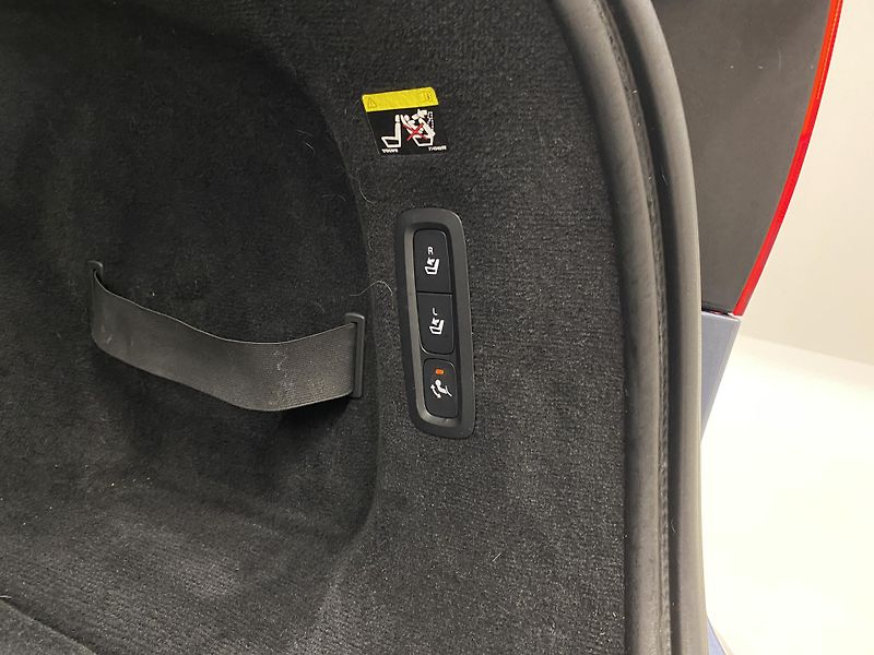 Volvo V90 CC D5 AWD INSCRIPTION AUT CZ - fotka 32 z 51