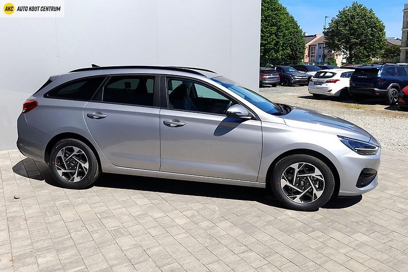 Hyundai i30 (2026) 26 WG 1,0 T-GDI MT GO CZECH - fotka 4 z 10