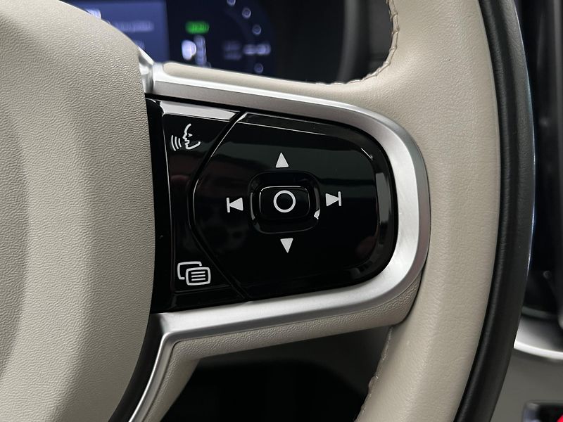Volvo XC90 T8 AWD RECHARGE BRIGHT PLUS - fotka 28 z 56