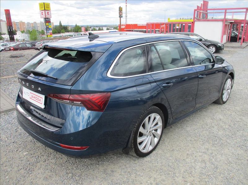 Škoda Octavia 2,0 TDI, Style,DSG,NAVI,CZ - fotka 5 z 45
