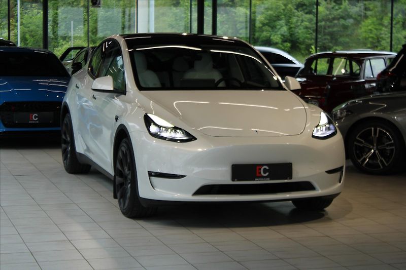 Tesla Model Y Long Range Dual Motor AWD Tažn - fotka 25 z 26