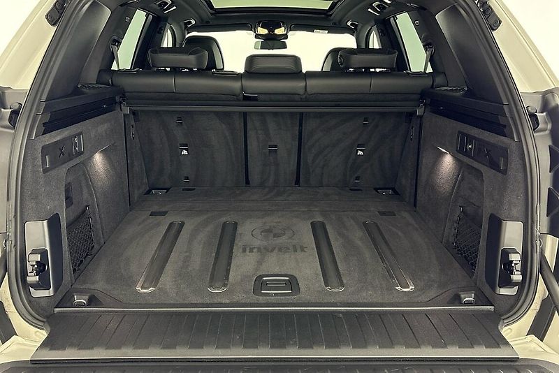 BMW X5 xDrive40i - fotka 11 z 29