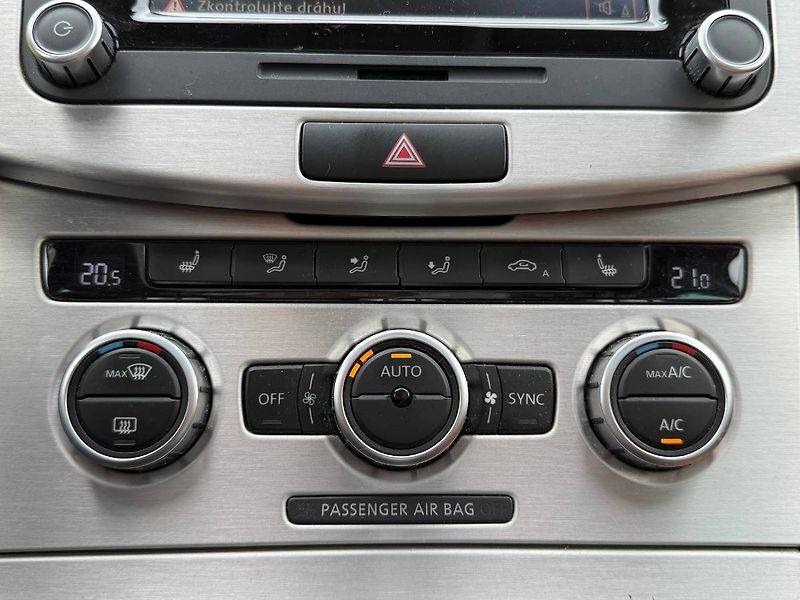 Volkswagen Passat Variant (2013) 2.0 TDI 125 kW Highline DSG - fotka 16 z 23
