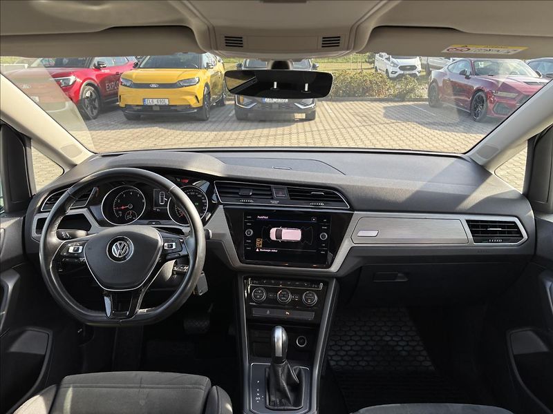 Volkswagen Touran 1,5 TSi Maraton Edition 7.Míst - fotka 18 z 47