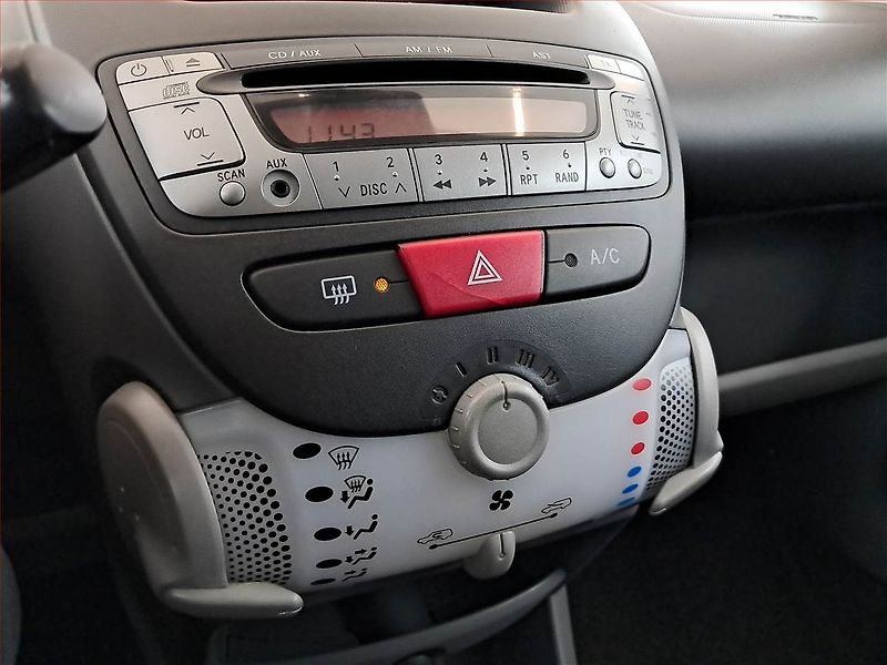 Peugeot 107 (2011) 1.0, po STK, Klima, udržované - fotka 12 z 14