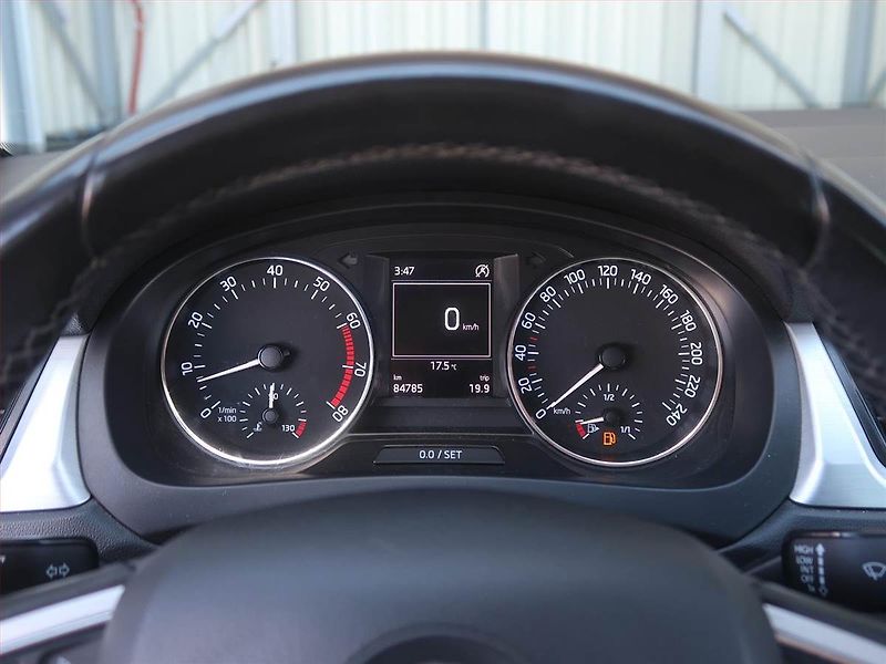 Škoda Rapid (2015) Spaceback 1.2 TSI, Serv.kniha - fotka 11 z 14