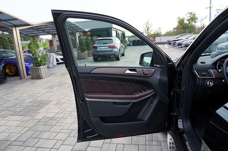 Mercedes-Benz GL 500 V8 AMG/4Matic/NOVÝ MOTOR - fotka 19 z 44