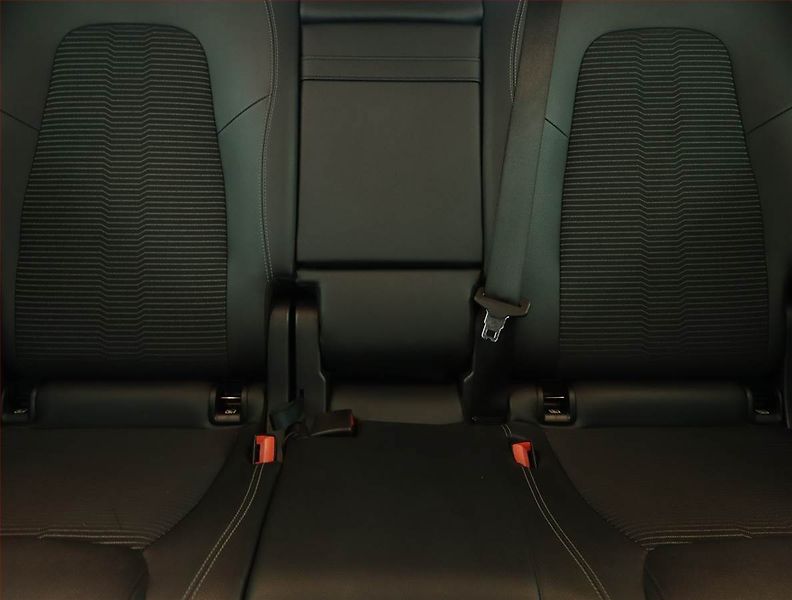 Mercedes-Benz EQB (2022) 300 4MATIC, SoH 95% - fotka 10 z 19