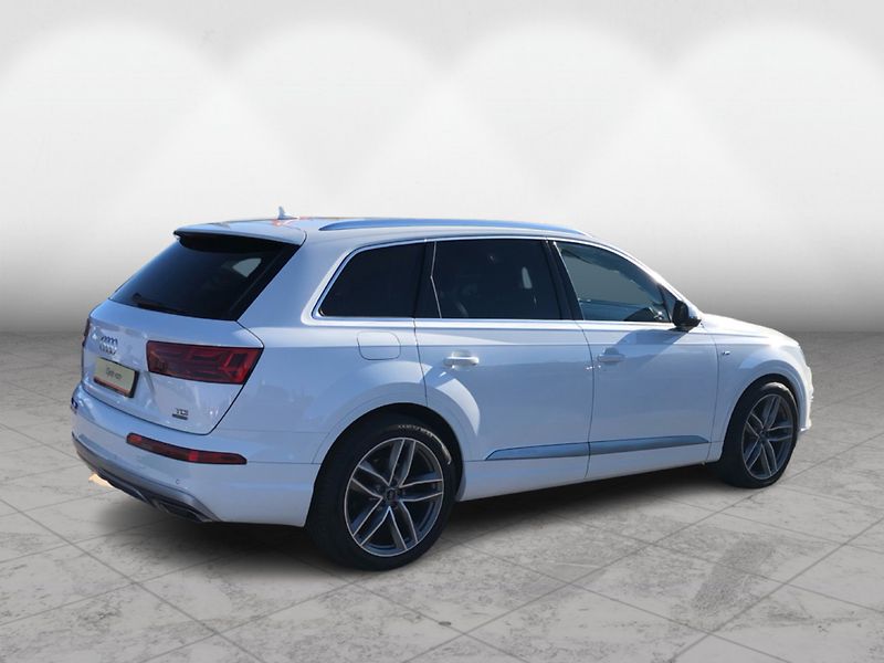 Audi Q7 3.0TDi S-LINE - fotka 2 z 30