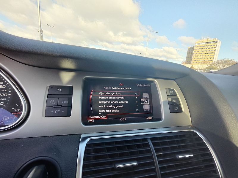 Audi Q7 3.0 TDI/180kW S-Line 4x4 AT - fotka 24 z 45