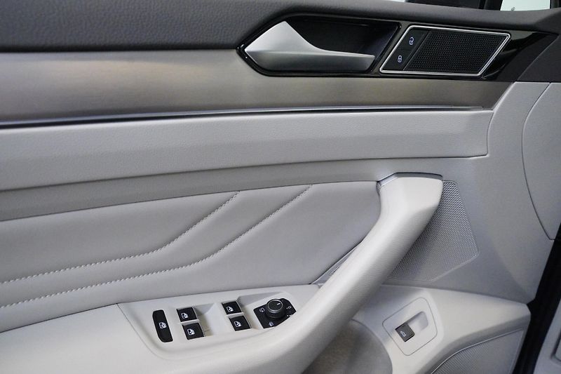Volkswagen Passat - fotka 12 z 28