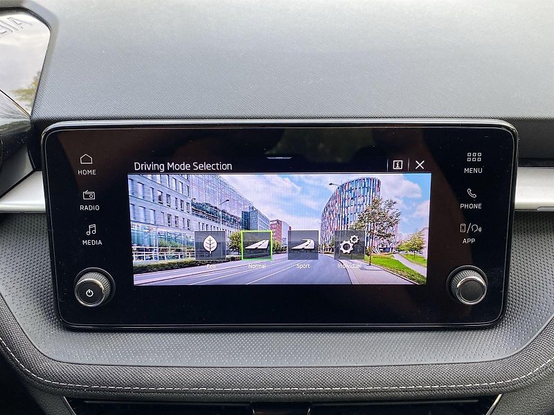 Škoda Fabia (2025) 1.0 TSI DSG Top Selection - fotka 14 z 34