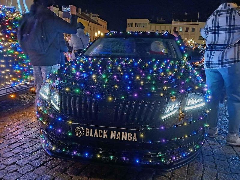 Sraz vánočně nazdobených aut v Kroměříži (prosinec 2024)