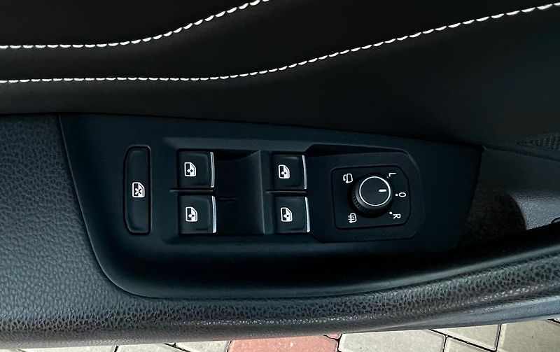 Volkswagen Passat (2020) 2.0 TDI-DSG-ELEGANCE - fotka 14 z 49