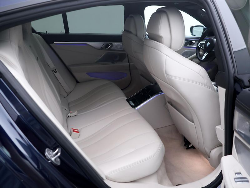 BMW Řada 8 3,0 840i 245kW Gran Coupe DPH - fotka 14 z 49
