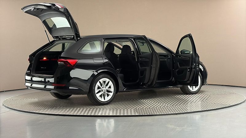Škoda Octavia 2.0 TDI DSG Ambition Combi - fotka 6 z 23