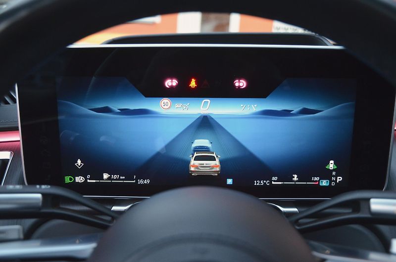 Mercedes-Benz Třídy S (2021) S 400d 4Matic AMG / ZÁRUKA - fotka 36 z 53
