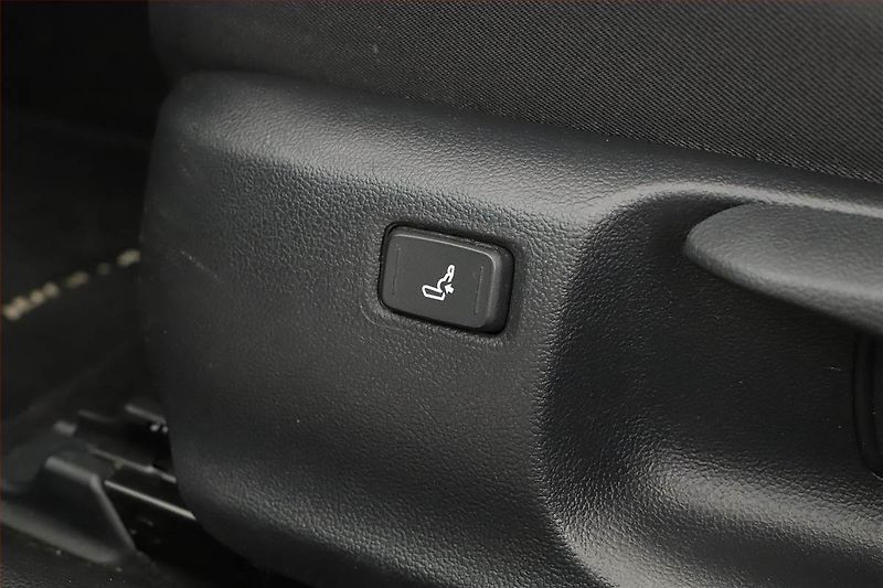 Toyota Corolla (2023) 1.5 VVT-i, ČR,1.maj, Tempomat - fotka 14 z 15