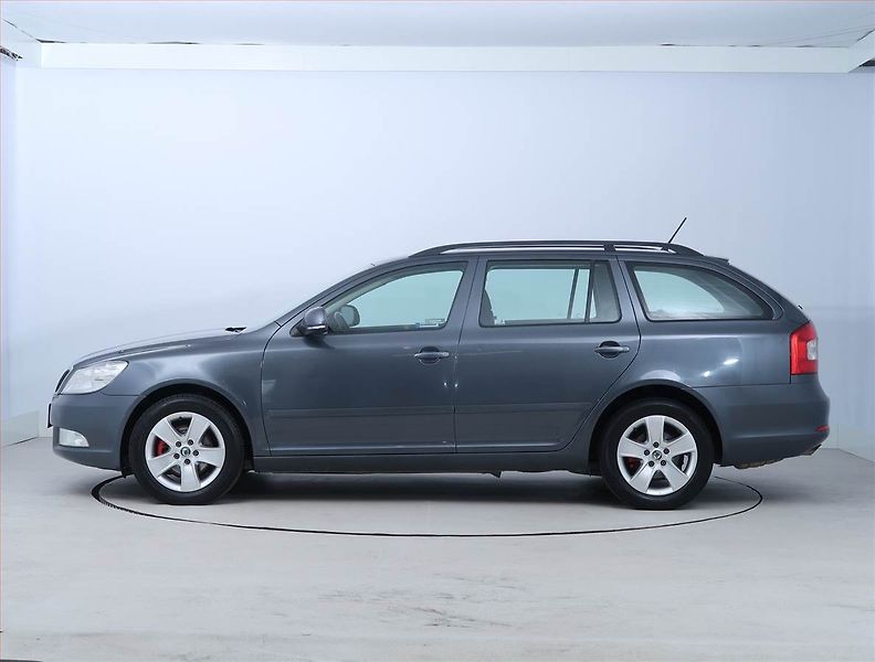 Škoda Octavia (2010) 2.0 TDI, Serv.kniha, Tempomat - fotka 3 z 17