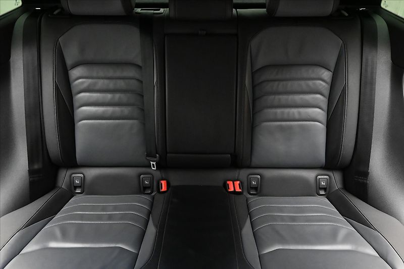 Volkswagen Arteon 2,0 TDI 147 kW DSG 4x4 ELEGANC - fotka 29 z 33
