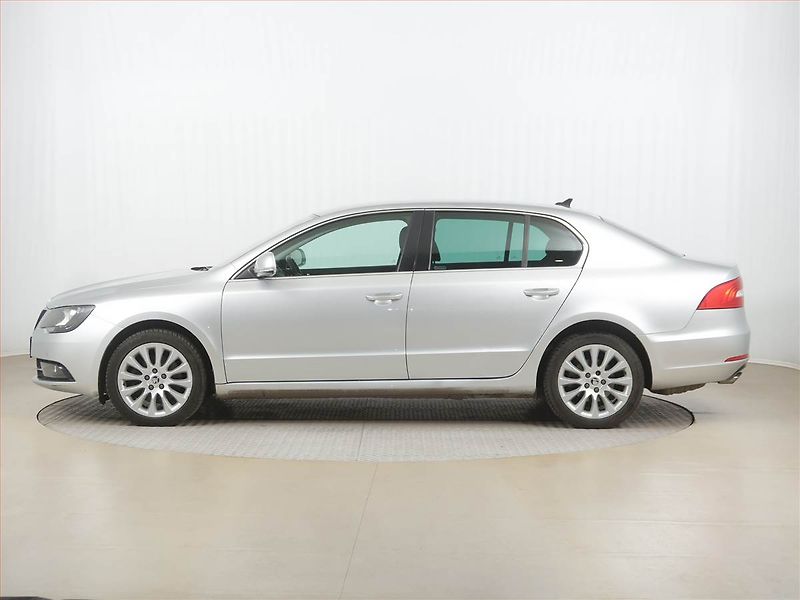 Suzuki Vitara (2019) Elegance 1.4 BoosterJet, 4X4 - fotka 3 z 22