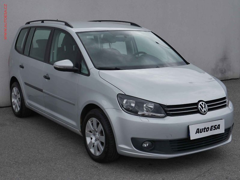 Volkswagen Touran (2011) 1.6TDi, ČR, autoAC - fotka 1 z 13