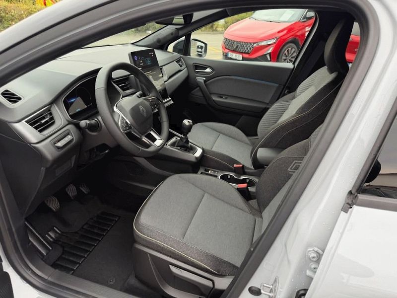 Renault Captur (2026) techno TCe 115 - fotka 9 z 24