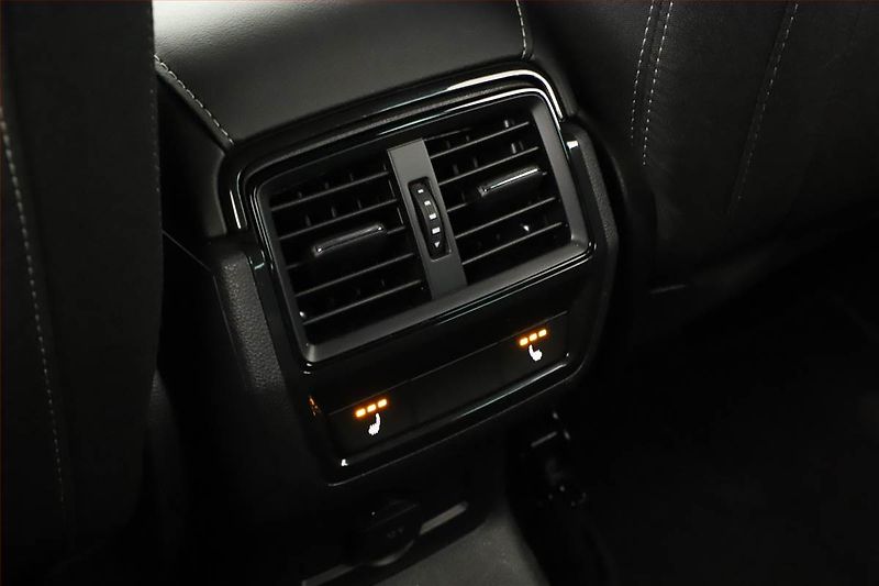 Škoda Karoq (2025) 2.0 TDI, Sportline, Navigace - fotka 17 z 20