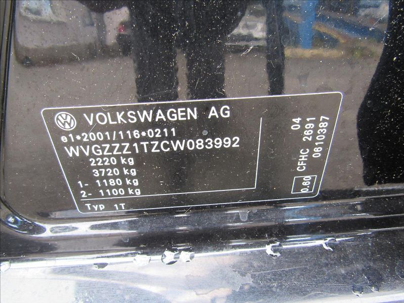 Volkswagen Touran 2,0 TDI 103kW DSG - fotka 24 z 26