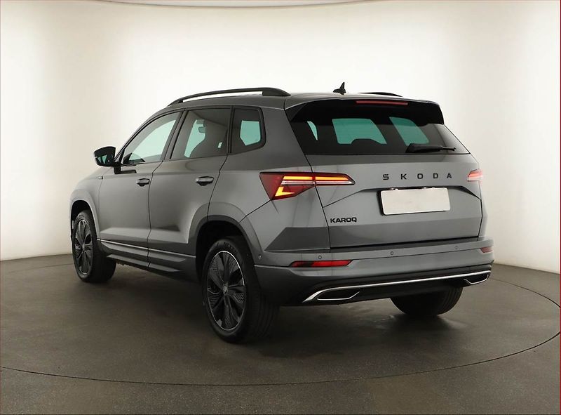 Škoda Karoq (2025) 1.5 TSI, SPORTLINE, AUTOMAT - fotka 4 z 17