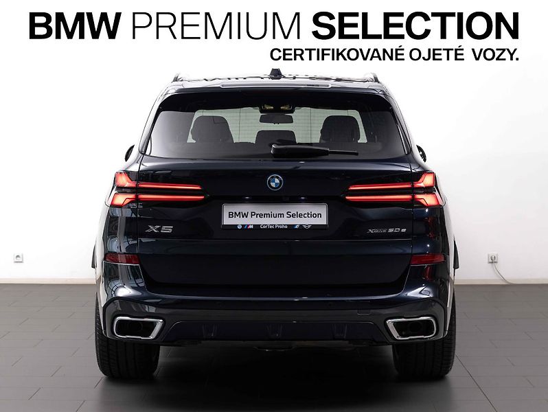 BMW X5 xDrive50e - fotka 4 z 24