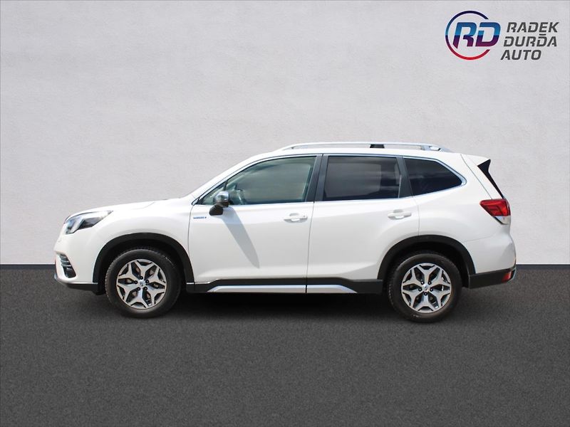 Subaru Forester 2,0 i  1.MAJ,4X4,A/T,ZÁRUKA - fotka 8 z 42