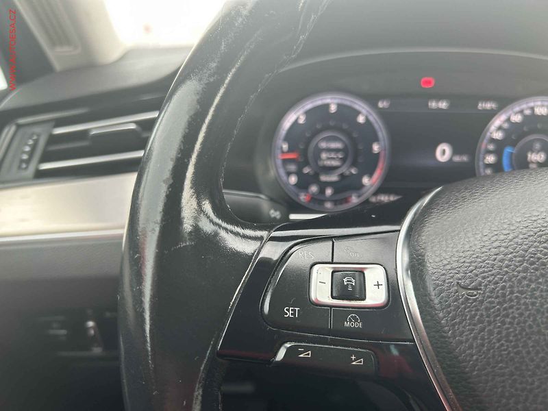 Volkswagen Passat (2015) 2.0TDi, DSG, navi, kůže - fotka 18 z 20