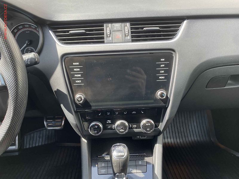 Škoda Octavia (2018) 2.0 TDi, RS, DSG - fotka 12 z 20