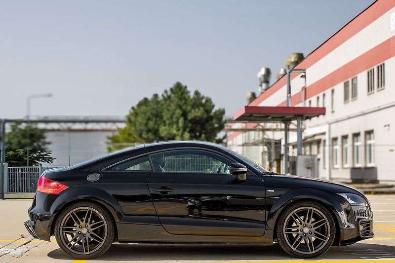 Audi TT S-line - fotka 4 z 39