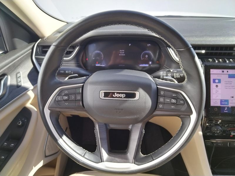 Jeep Grand Cherokee L 3.6 V6 Limited 7 míst. - fotka 14 z 28