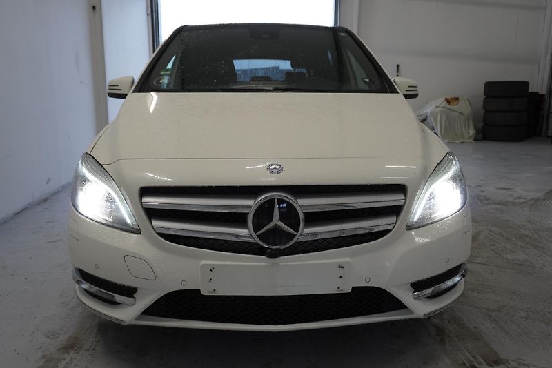 Mercedes-Benz Třídy B (2015) B250 2,0I AUTOMAT - fotka 2 z 30