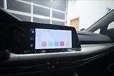 Volkswagen Golf 1,5 eTSI DSG KAMERA VÝHŘEV ČR - náhled 37