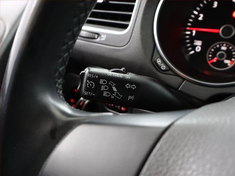 Volkswagen Golf (2012) 1.2 TSI, Tempomat - fotka 14 z 14