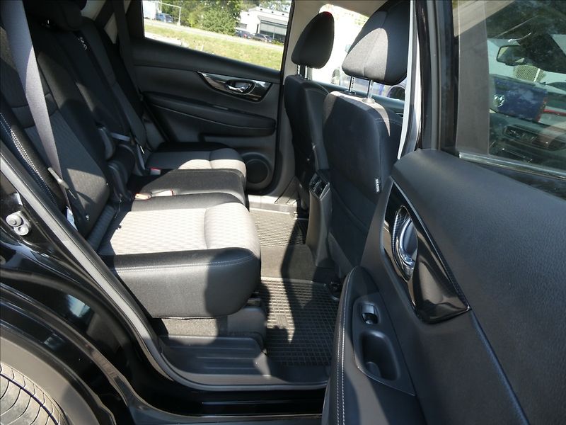 Nissan X-Trail 2,0 dCi 130kW 4x4 DPH, ČR - fotka 26 z 41