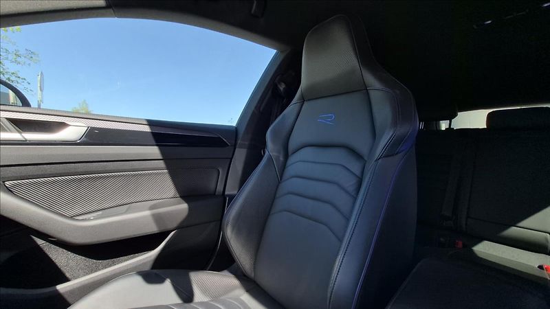 Volkswagen Arteon 2,0 TSi 235Kw R 4Motion DPH - fotka 26 z 30