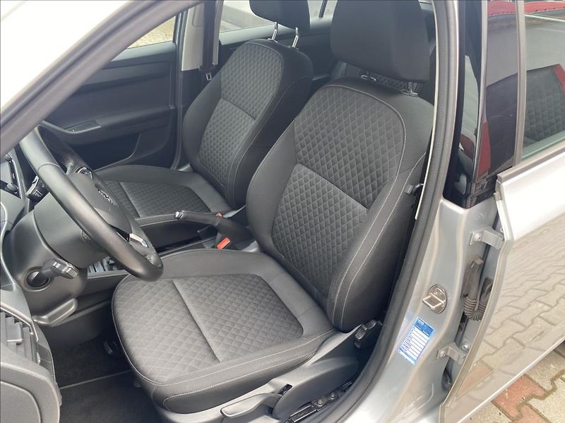 Škoda Fabia 1,4 TDI Ambition - fotka 10 z 39