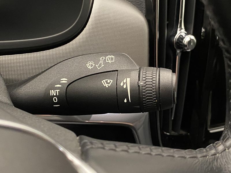 Volvo V90 B4 MOMENTUM AUT  - fotka 22 z 45