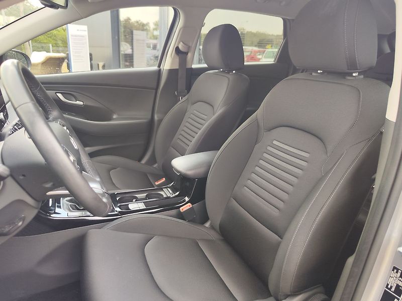 Hyundai i30 1.5 T-GDi/103kW Style - fotka 15 z 36