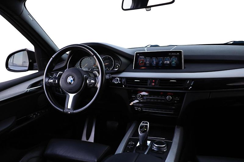 BMW X5 xDrive30d - fotka 12 z 15