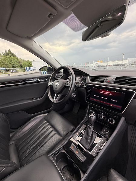Škoda Superb (2017) Laurin & Klement 2.0 TDI 140kW - fotka 16 z 24